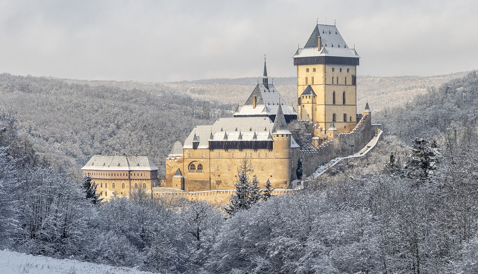 Karlštejn in winter